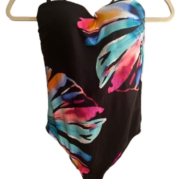 La Blanca Black and Pink One Piece Swimsuit Halter Style - Picture 2 of 6